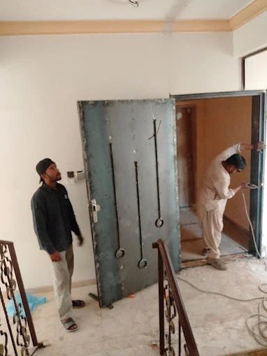 تركيب باب حديد